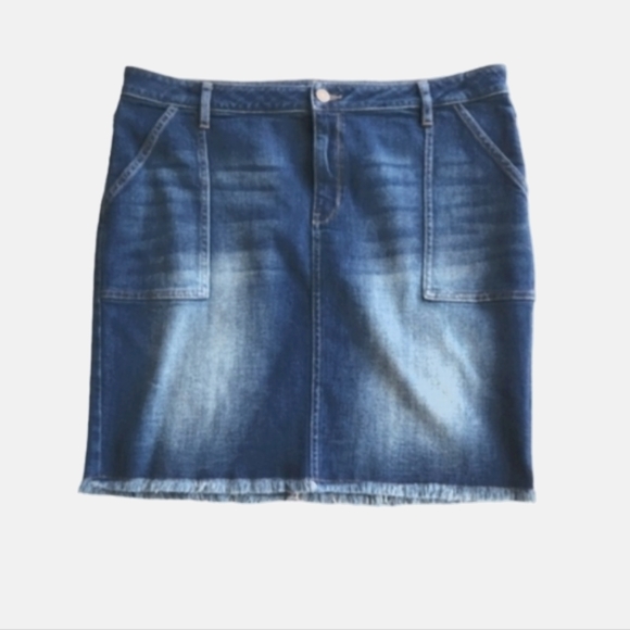 New York and Company 19" blue denim skirt - Picture 4 of 10